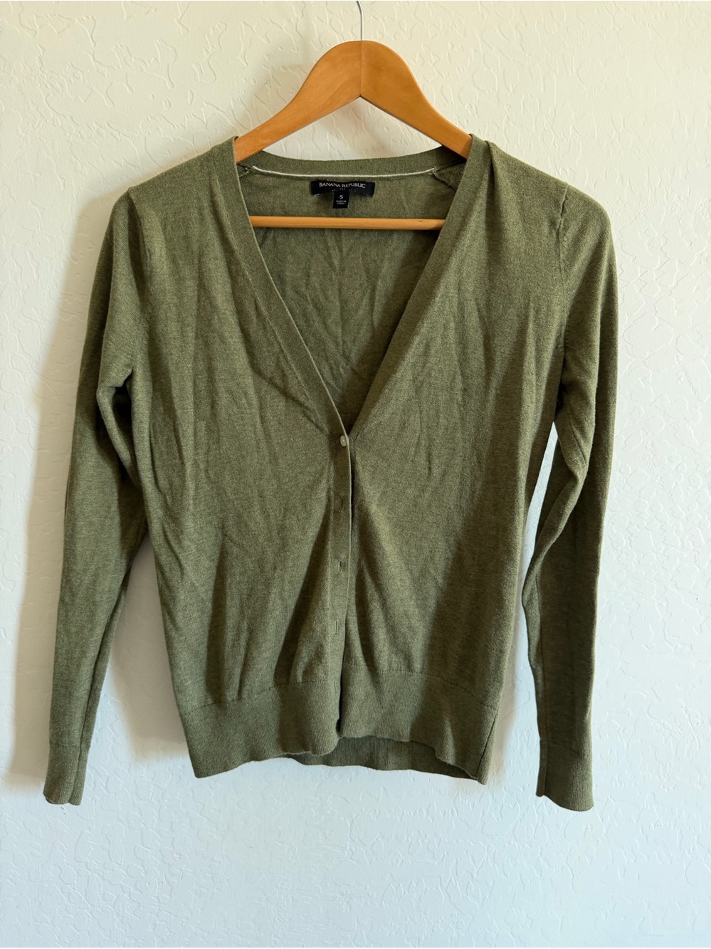 Banana Republic Olive Green V-Neck Button Front Cardigan Rayon Cotton Small